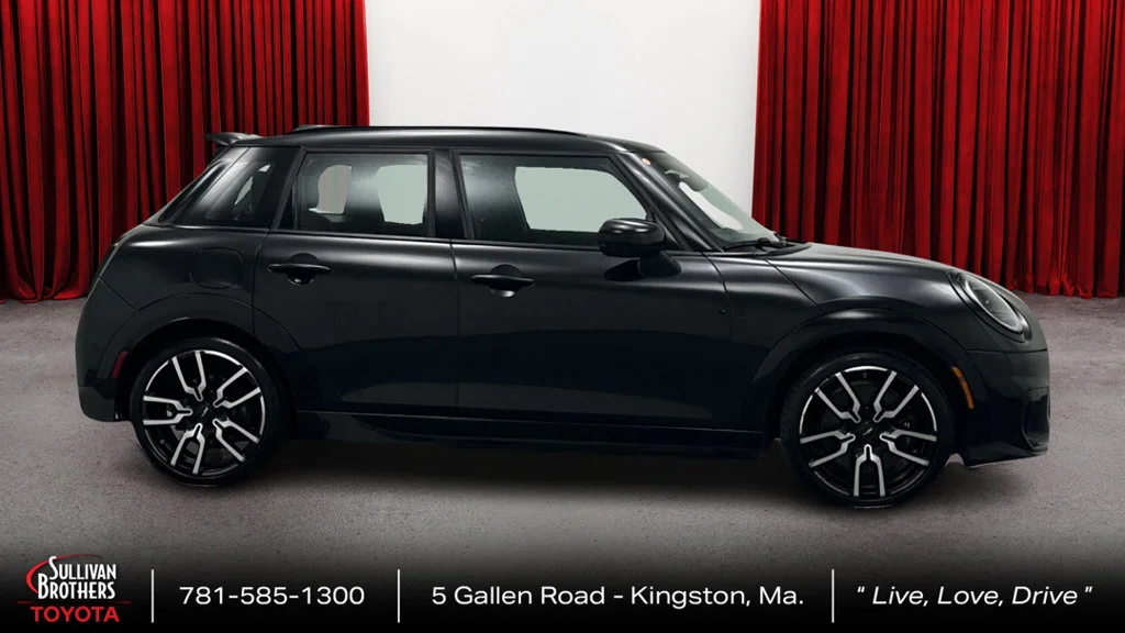 Used 2025 Black MINI Iconic image 4
