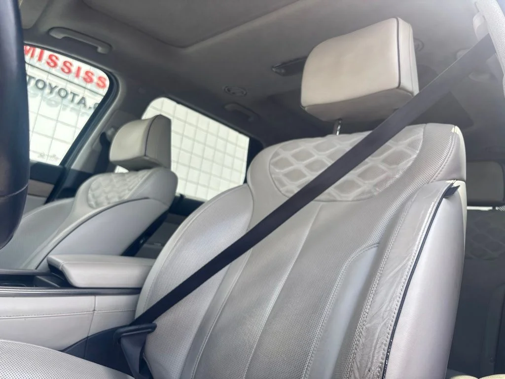 Used 2021 White Hyundai Limited image 10