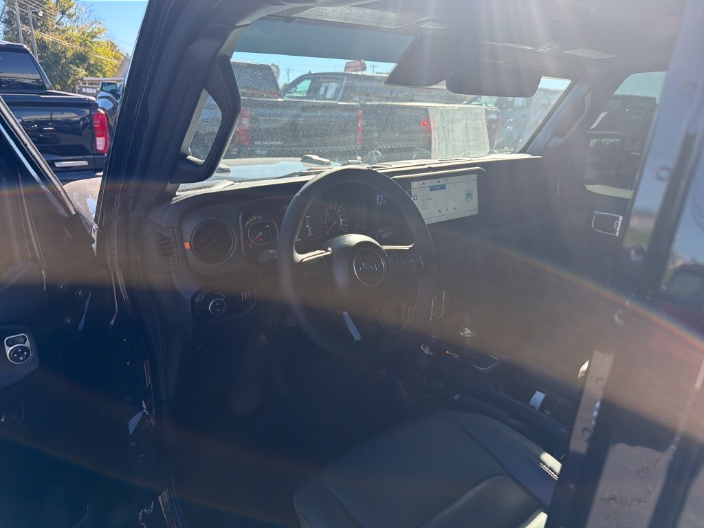 Used 2026 Black Jeep Mojave X image 16