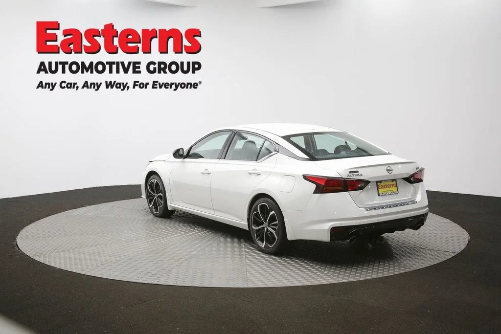 Used 2023 White Nissan 2.5 SR image 61