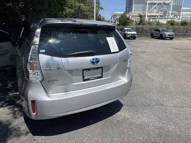 Used 2014 Silver Toyota Three image 33