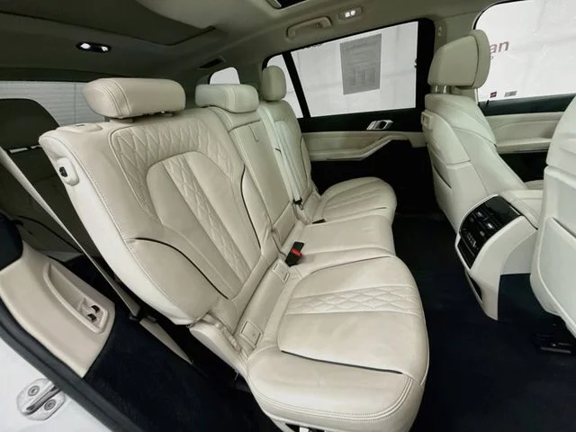 Used 2022 White BMW xDrive40i image 29