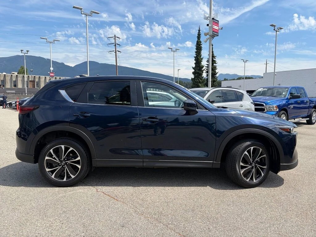 Used 2022  Mazda GS AWD at image 5