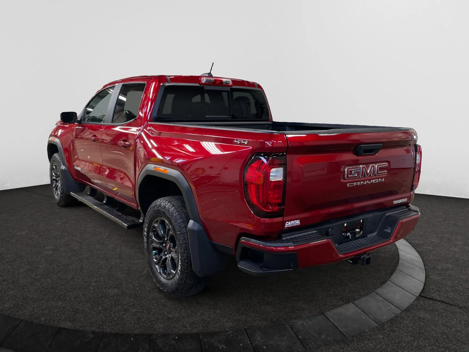 Used 2025 Red GMC Elevation Crew Cab image 3
