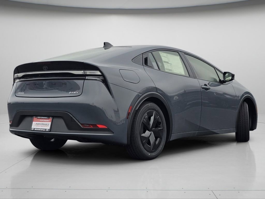 2026 Toyota Prius Plug-in Hybrid SE - Photo 23