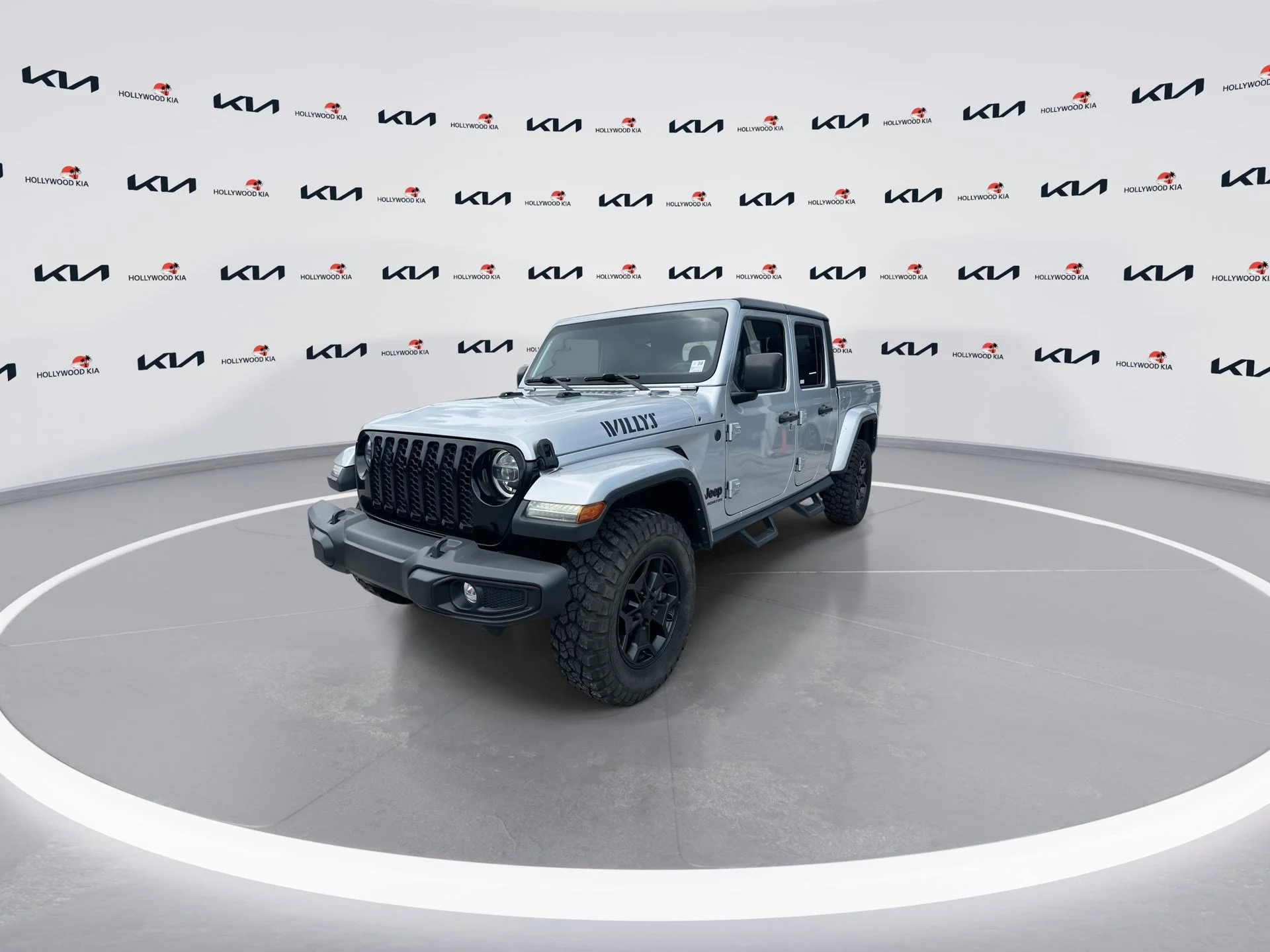 Used 2022 Silver Zynith Clearcoat Jeep Willys image 4