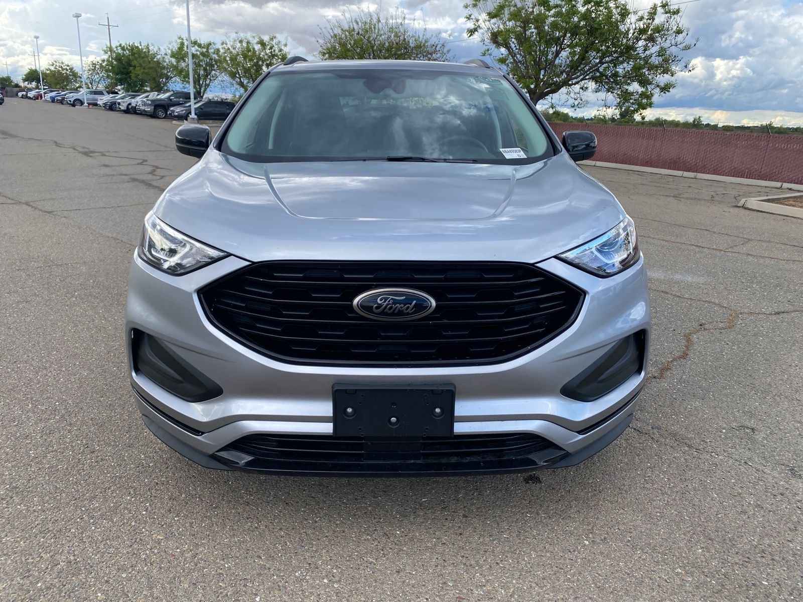 2022 Ford Edge SE photo 2