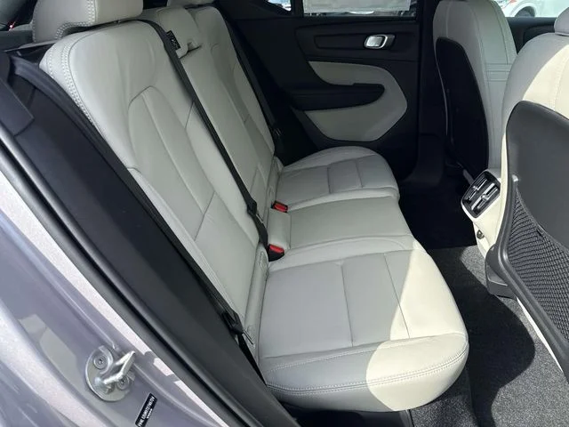 New 2026 Aurora Silver Volvo Ultra image 12