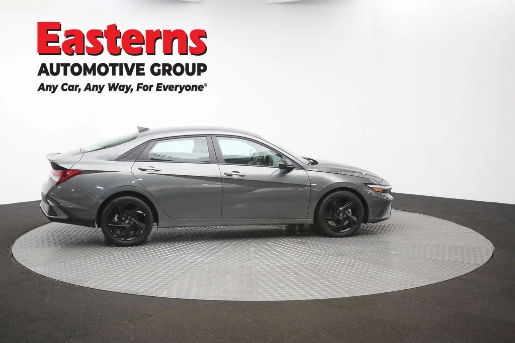 Used 2026 Gray Hyundai SEL Sport image 44