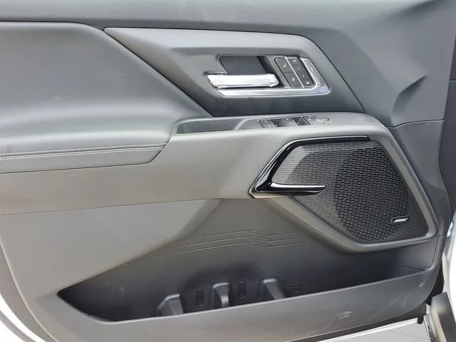 New 2026 Summit White Chevrolet LT - Extended Range image 26