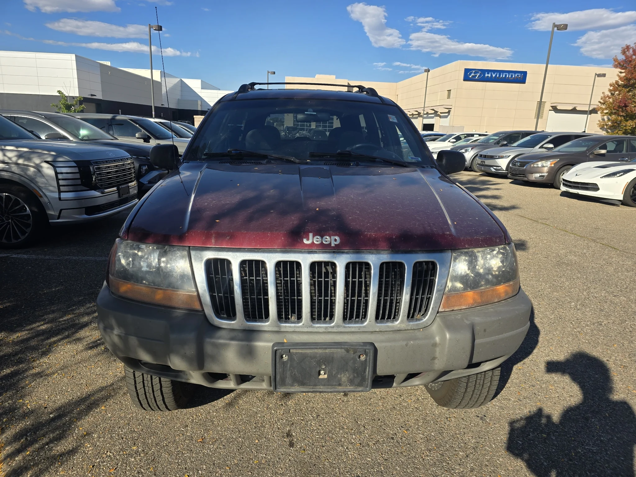 Used 2000 Flame Red Clearcoat Jeep Laredo image 8