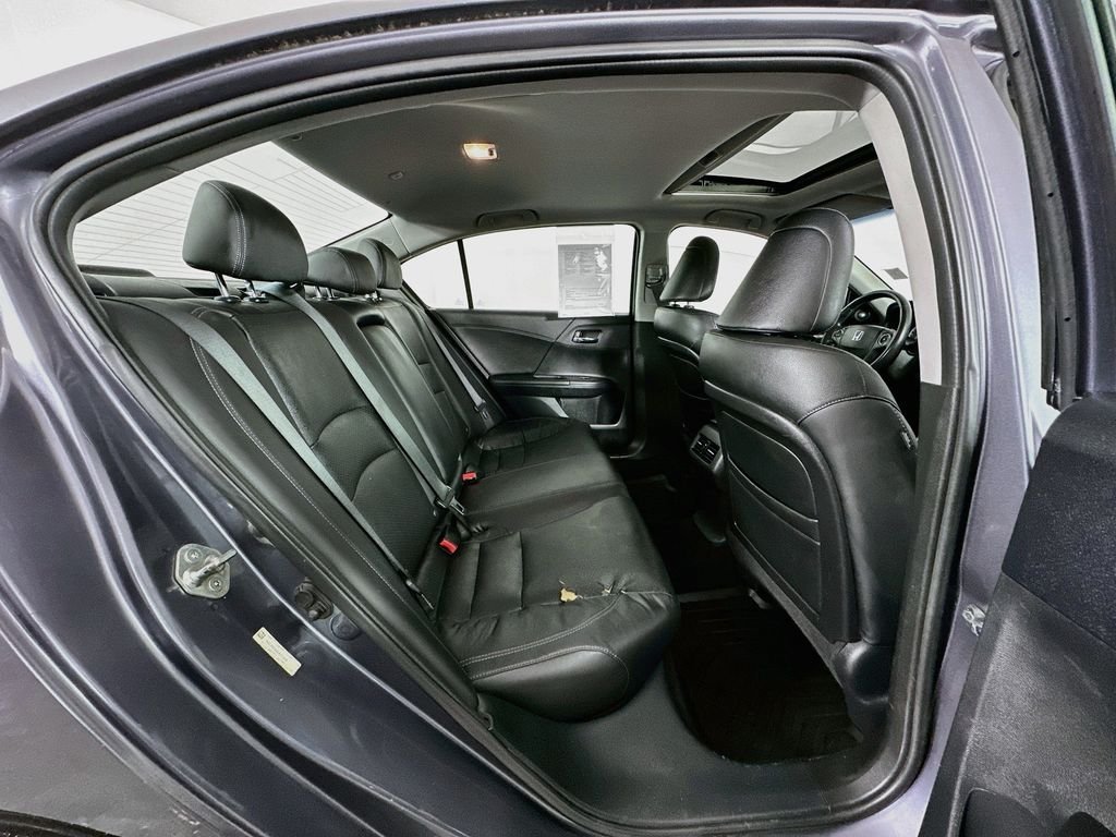 Used 2013  Honda EX-L image 28