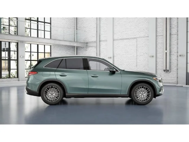 New 2027 Silver Mercedes-Benz GLC 300 image 2