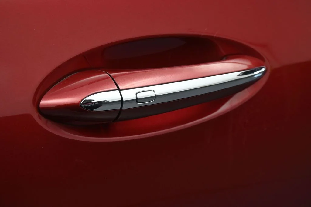 Used 2020 Red Quartz Tintcoat Buick Essence image 40