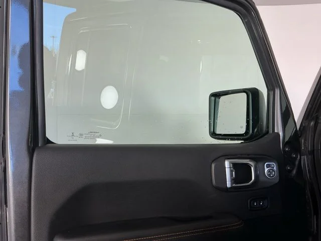 Used 2022 Gray Jeep Mojave image 8