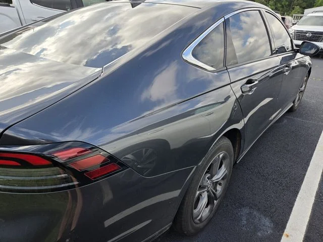 Used 2024  Honda EX image 9