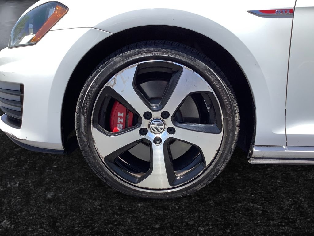 Used 2015 White Volkswagen Autobahn image 27