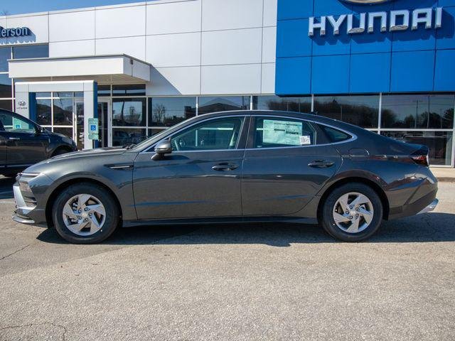 New 2026 Gray Hyundai SE image 6