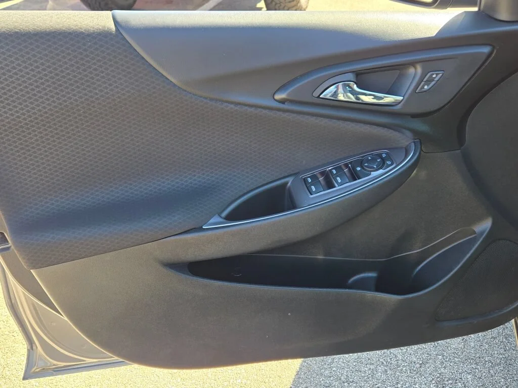 Used 2018 Gray Chevrolet LT image 18