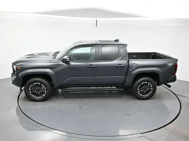 Used 2025 Underground Toyota SR5 image 33