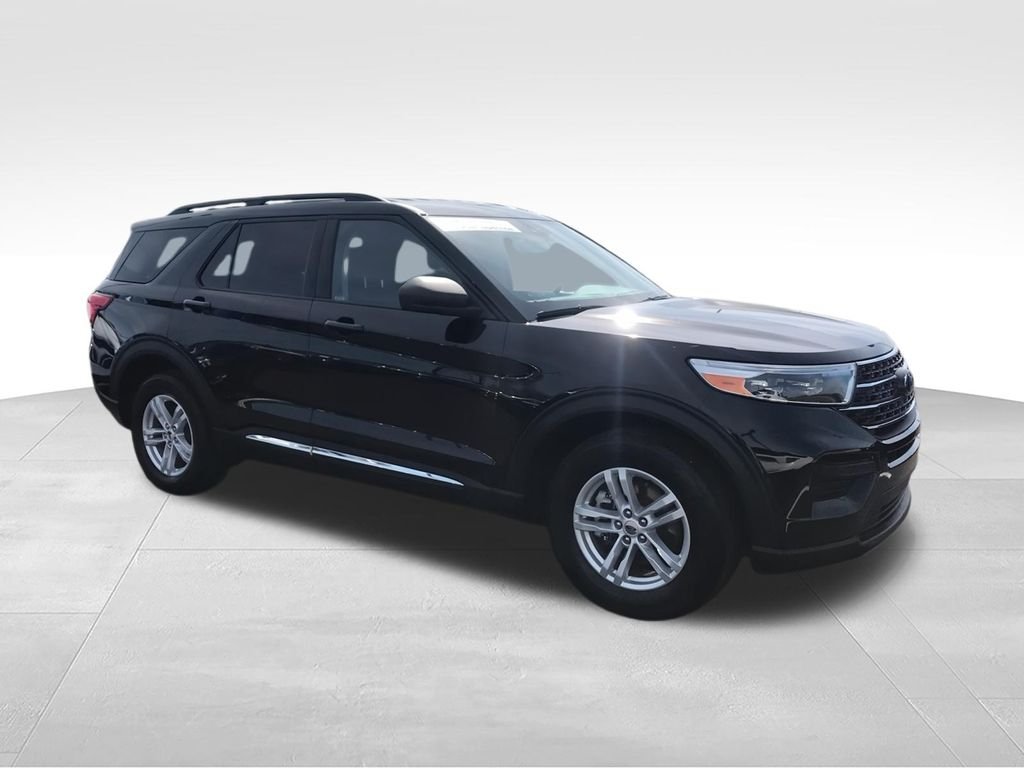 Used 2022 Black Ford XLT image 2