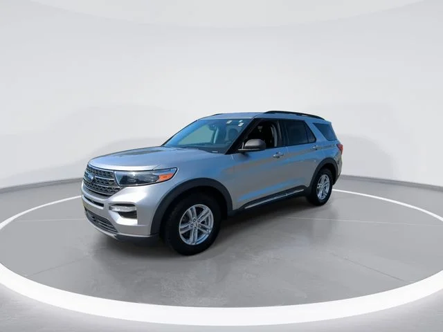 Used 2022 Silver Ford XLT image 4