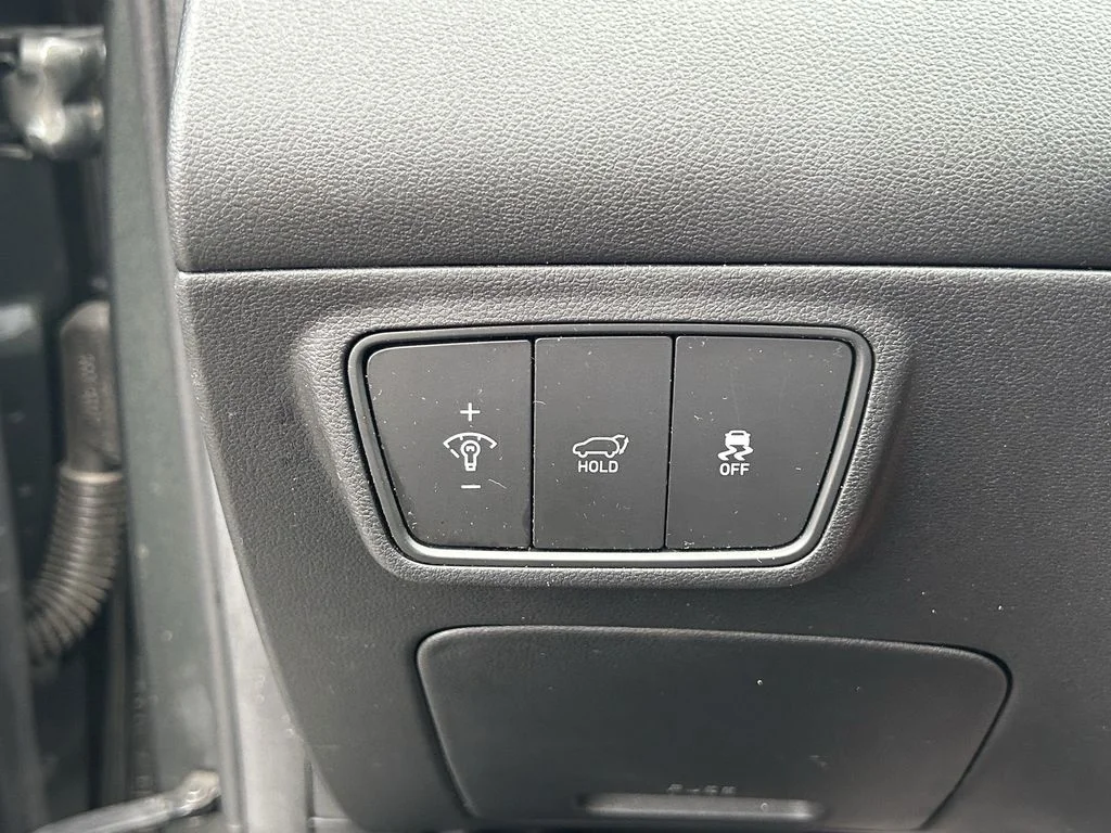 Used 2023 Gray Hyundai SEL image 31