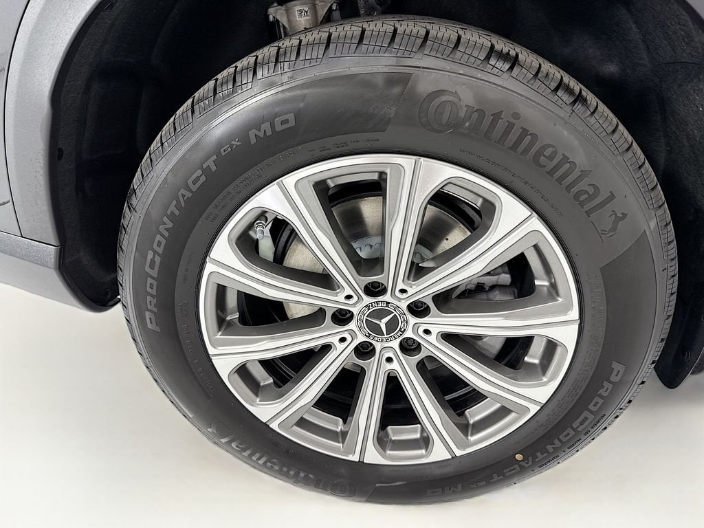 New 2026 Graphite Grey Metallic Mercedes-Benz GLC 300 image 32