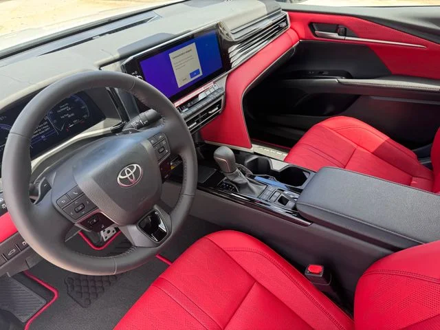 New 2026 Wind Chill Pearl <sup>1</sup> Toyota  XSE image 8