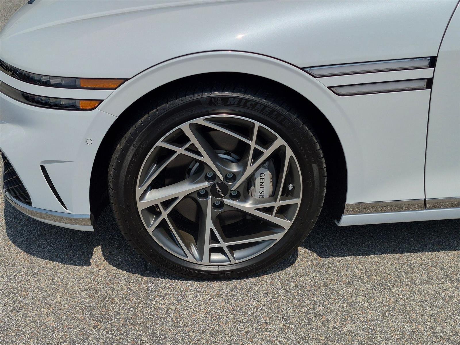 Used 2025 Uyuni White Genesis 3.5T image 10