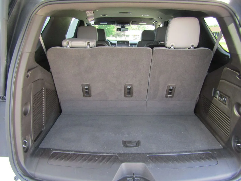 Used 2021 White GMC SLT image 38