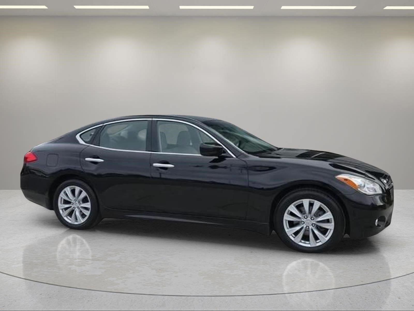 Used 2011 Malbec Black INFINITI Base image 7