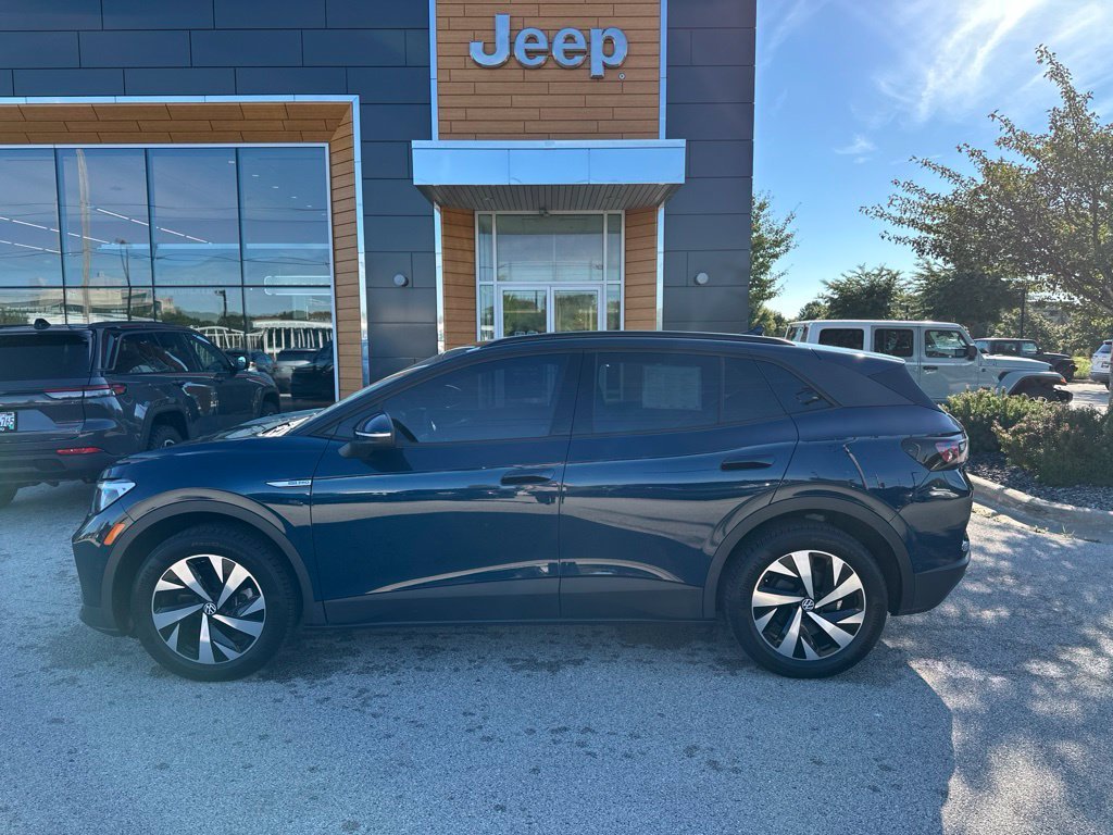 Used 2023 Blue Volkswagen Pro image 10