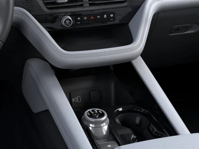 New 2026 Star White Metallic Tri-Coat Ford Platinum image 40