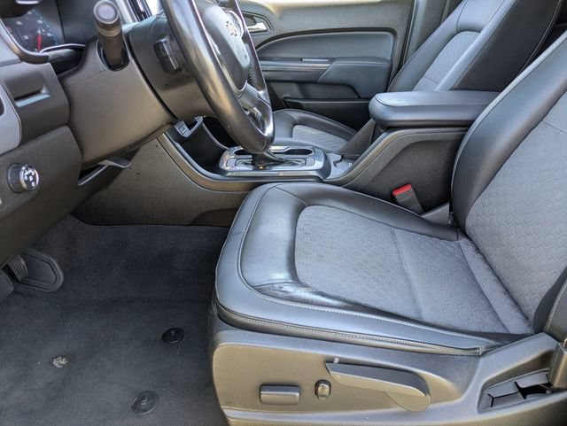 Used 2019 Black Chevrolet Z71 image 16
