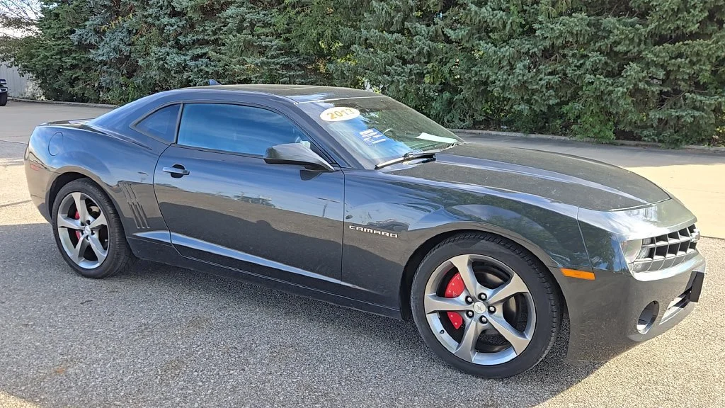 Used 2013 Chevrolet Camaro 2LT with VIN 2G1FC1E30D9235528 for sale in Knoxville, IA
