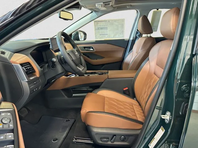New 2026 Black Nissan Platinum image 10