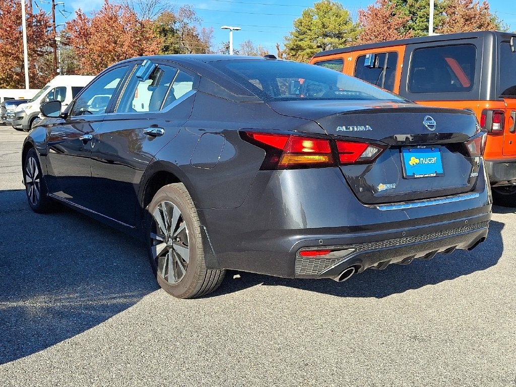 Used 2022 Blue Nissan 2.5 SV image 4