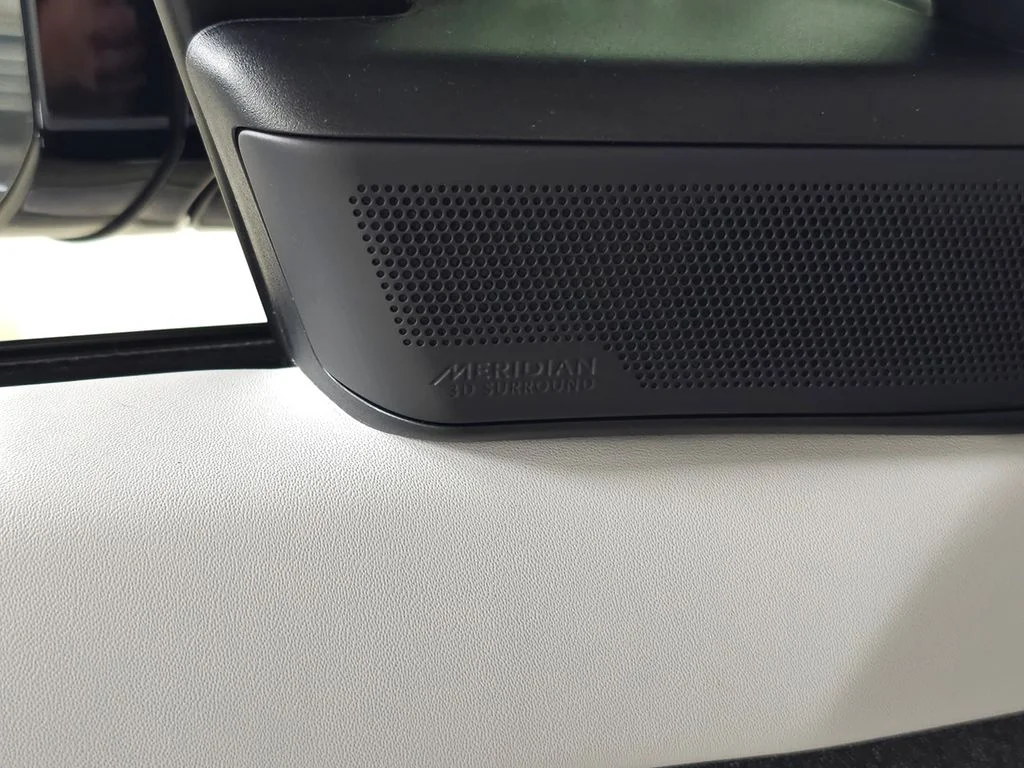 Used 2025 Black Land Rover Autobiography image 15