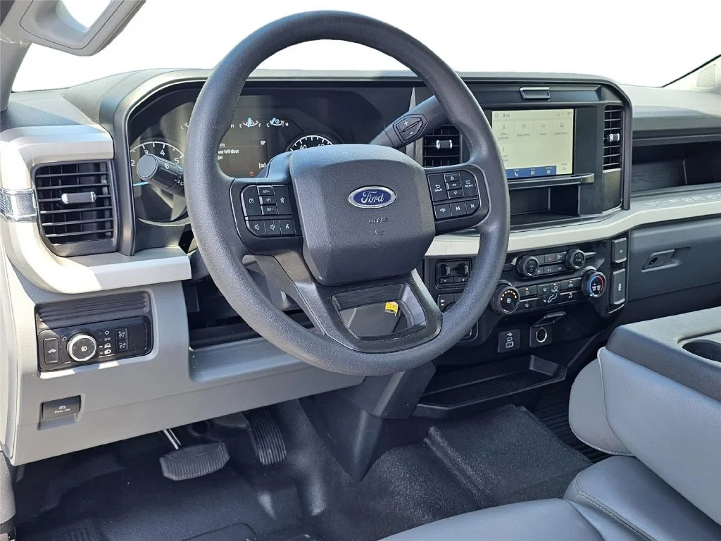 Used 2026 Oxford White Ford XL image 33
