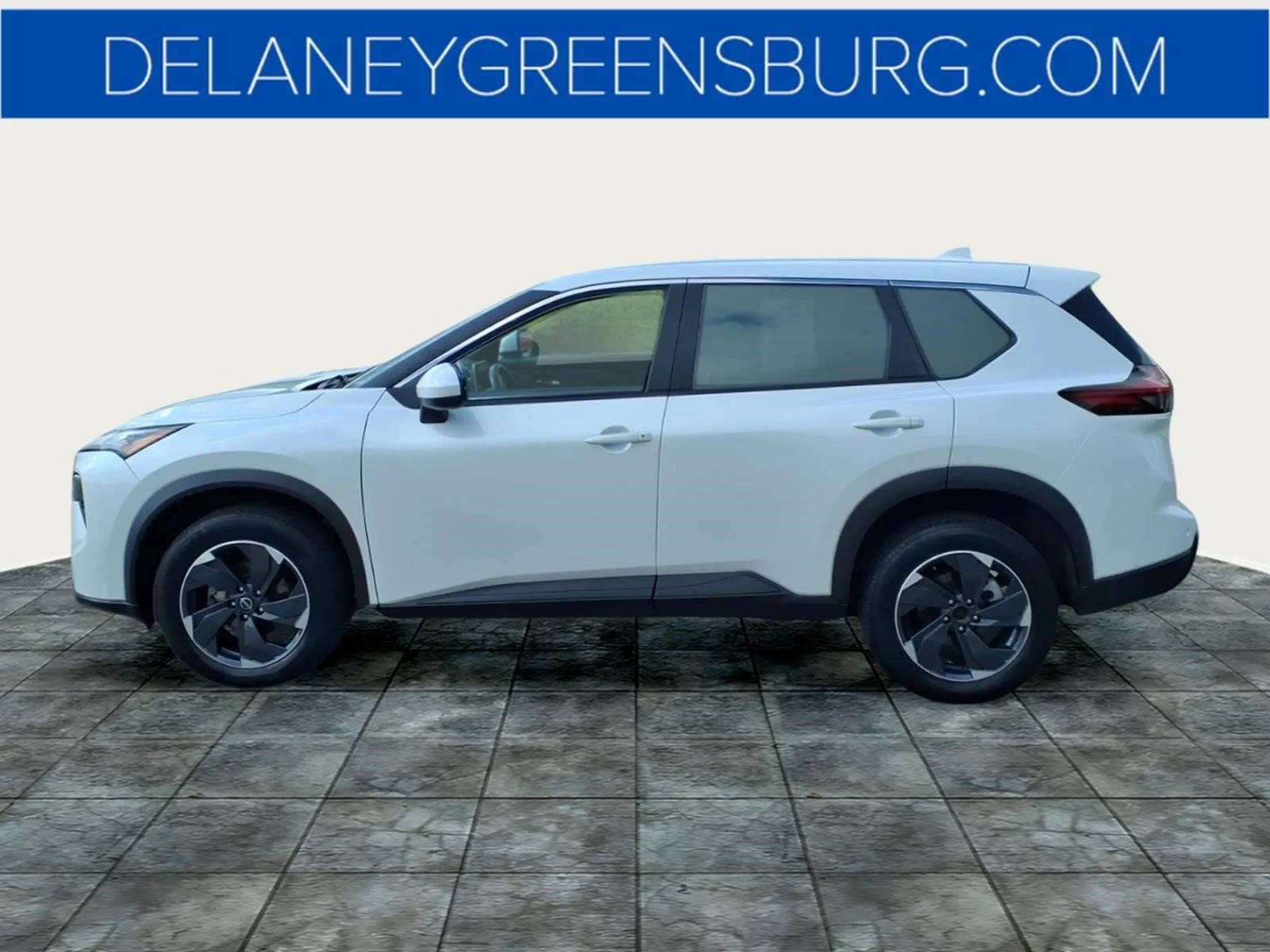 Used 2025 Everest White Pearl Qbe Nissan SV image 6