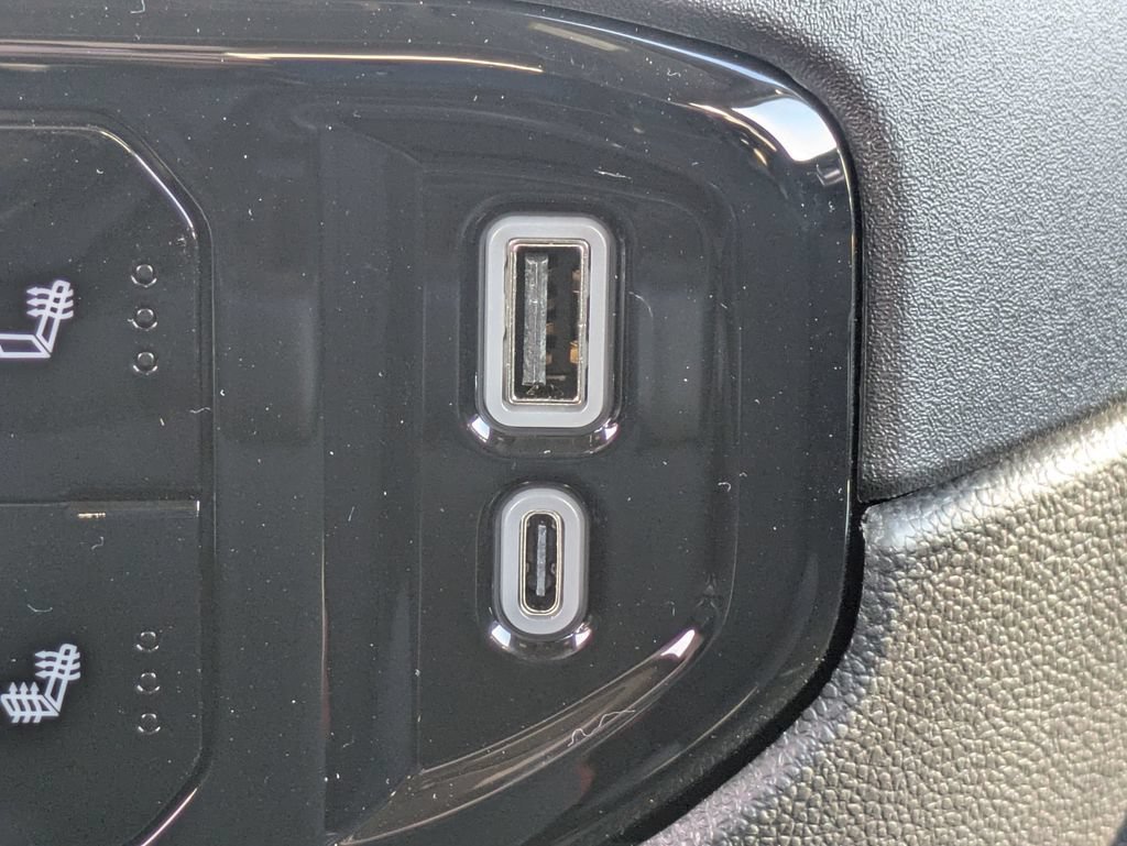 2025 Chevrolet Silverado 1500 LT - Photo 27