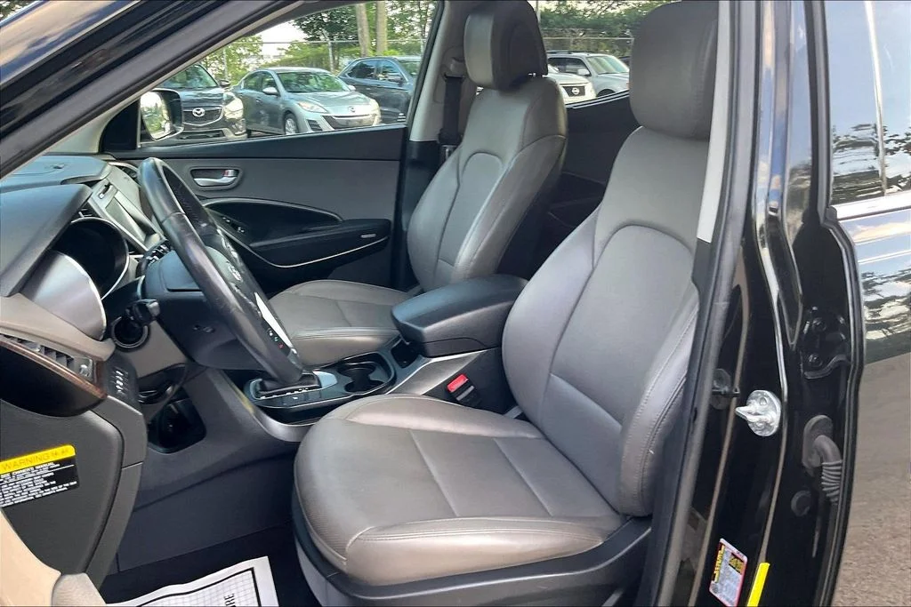 Used 2017 Black Hyundai 2.4 Base image 25