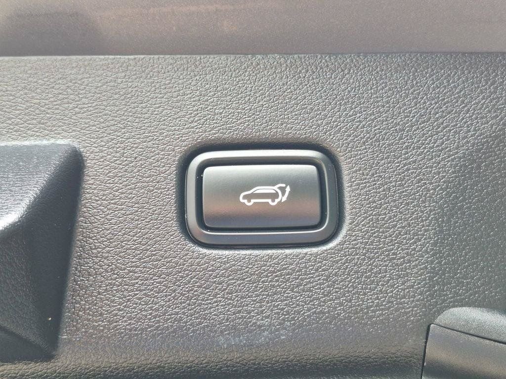 Used 2023 Gray Kia X-Line image 9