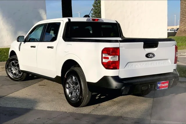 New 2026 Oxford White Ford XLT image 3