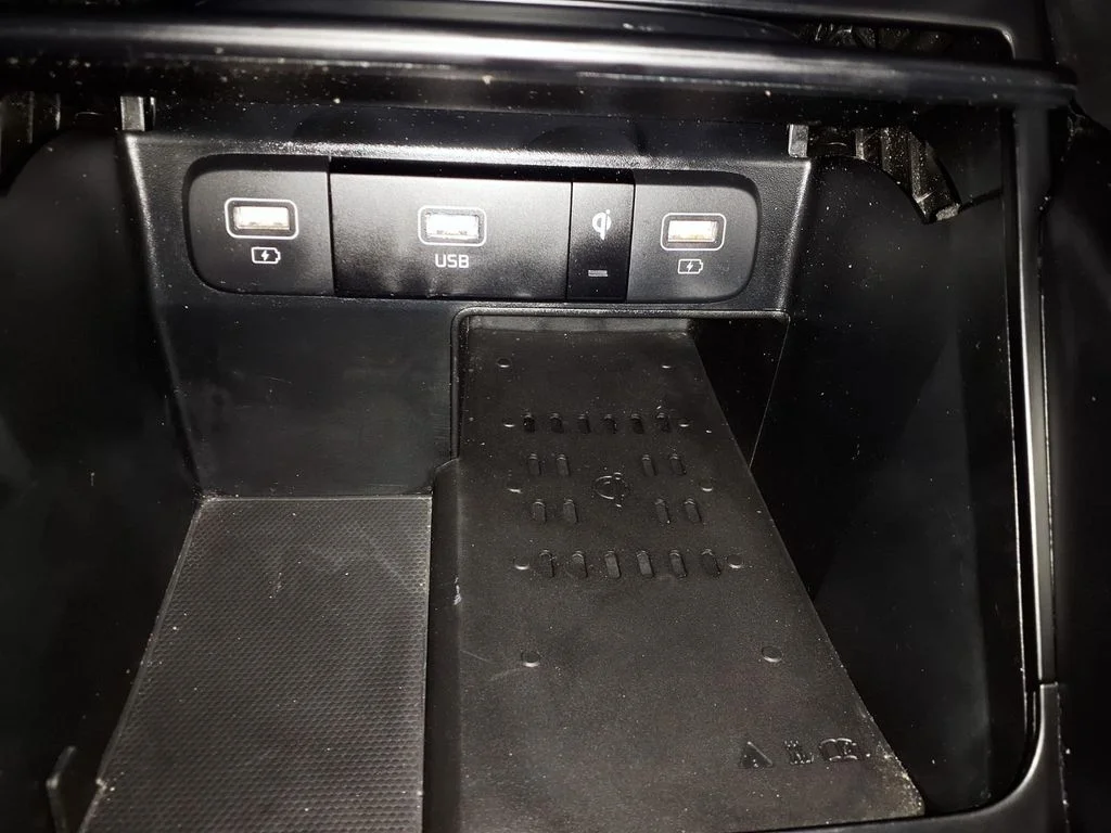 Used 2023 Black Kia X-Line EX image 25