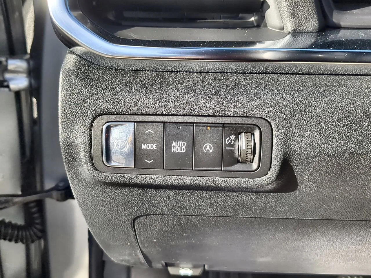 New 2026 Sterling Metallic GMC Elevation image 18