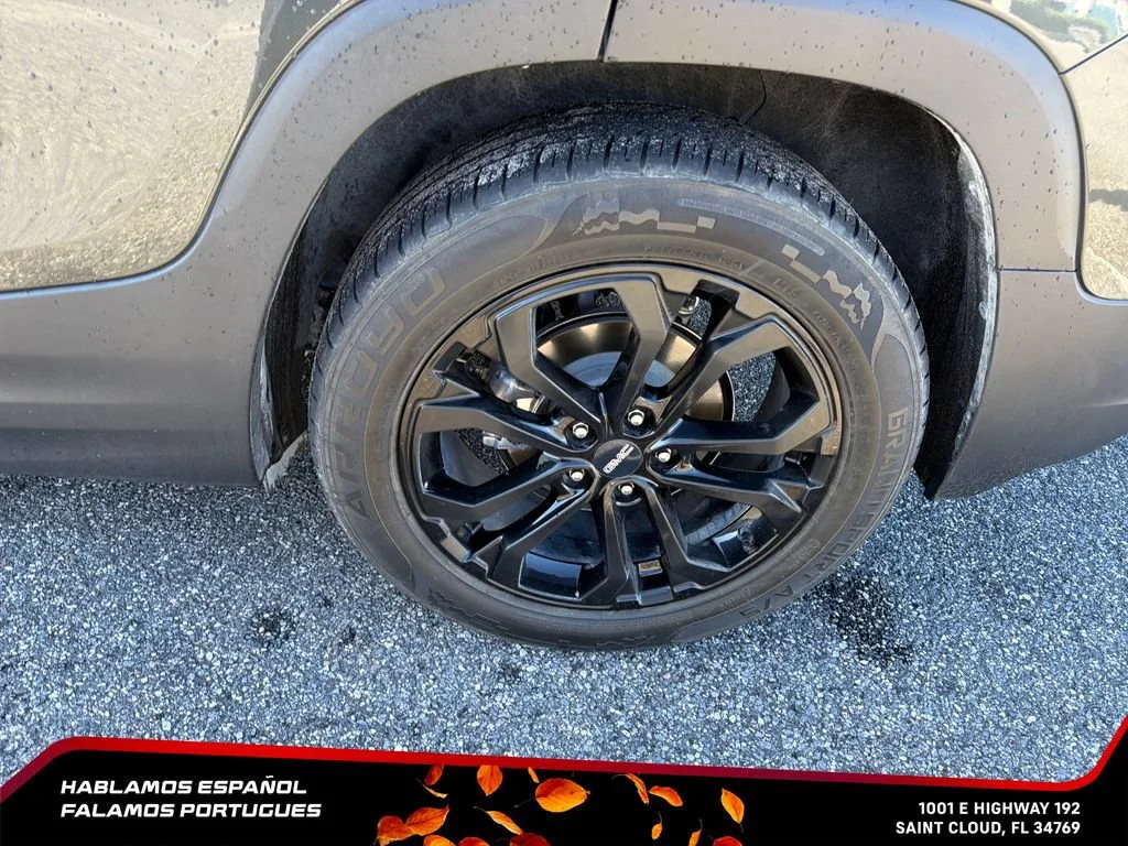 Certified Used 2021 GRAPHITE GRAY METALLIC GMC SLT image 11