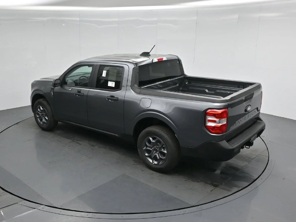 New 2026 Carbonized Gray Metallic Ford XLT image 38