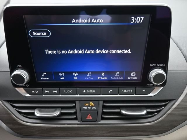 Used 2025 White Nissan 2.5 SV image 3